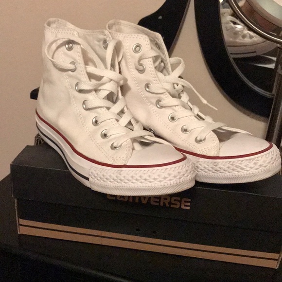 Converse Shoes - Classic Converse Chuck Taylor High Top shoes